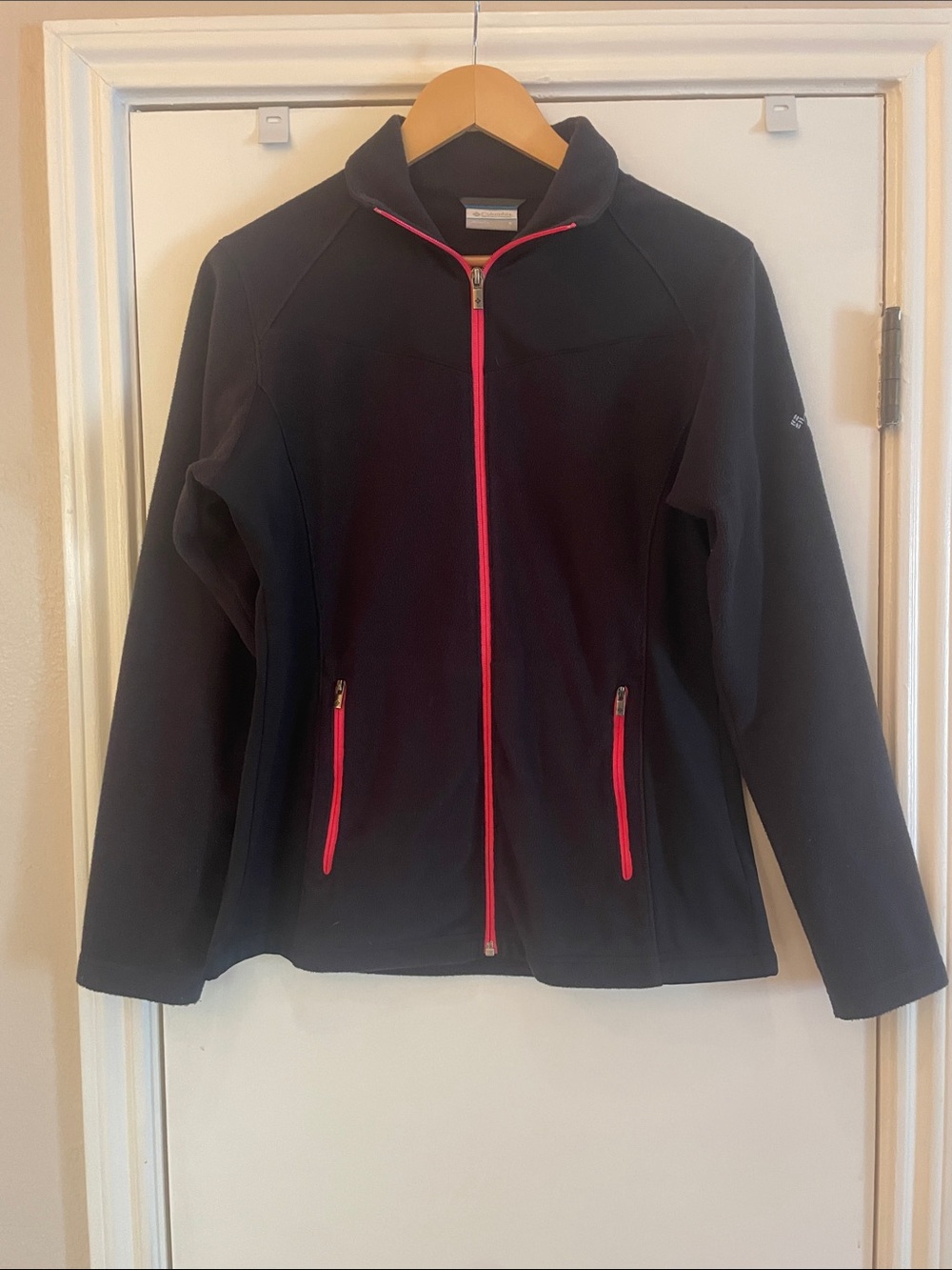 Columbia Women's Black Softshell Jacket with Pink Zippers